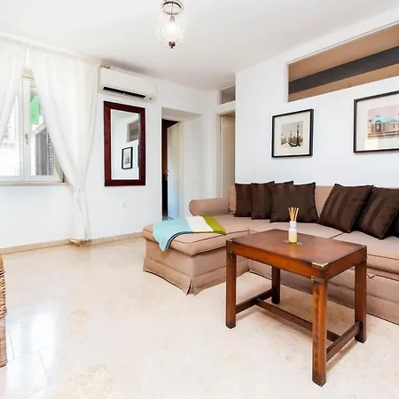 Casa Rosa 2 公寓 罗维尼