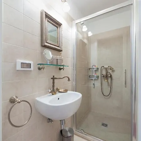 Apartman Casa Rosa 2 *